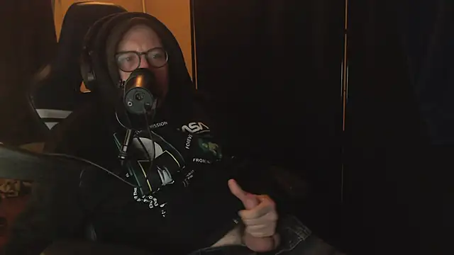 Snapshot of chicostick413 chatting on December 16, 2025, 10:04 pm chicostick413 online show from December 16, 2025, 10:04 pm