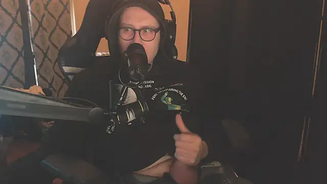 Snapshot of chicostick413 chatting on January 6, 2026, 8:12 pm chicostick413 online show from January 6, 2026, 8:12 pm