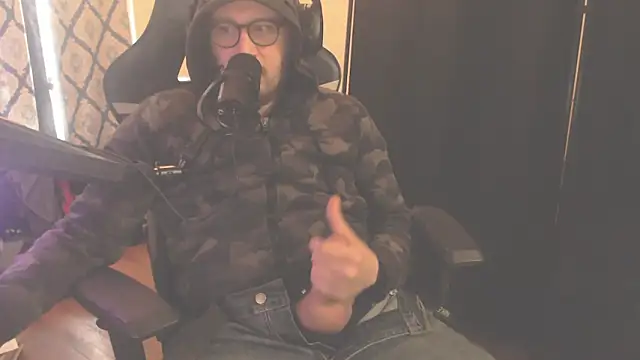 Snapshot of chicostick413 chatting on February 3, 2026, 8:03 pm chicostick413 online show from February 3, 2026, 8:03 pm