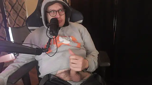 Snapshot of chicostick413 chatting on March 6, 2026, 2:02 pm chicostick413 online show from March 6, 2026, 2:02 pm