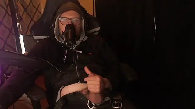 Snapshot of chicostick413 chatting on March 12, 2026, 4:46 pm chicostick413 online show from March 12, 2026, 4:46 pm