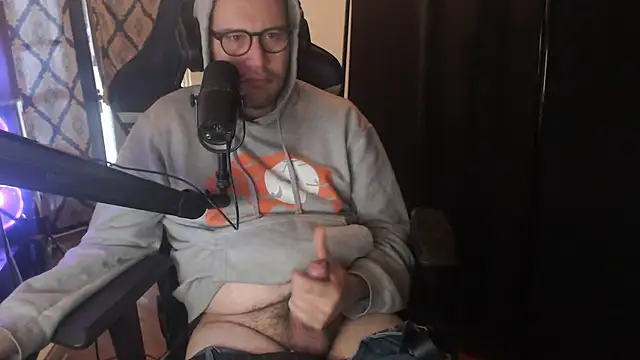 Snapshot of chicostick413 chatting on March 20, 2026, 2:33 pm chicostick413 online show from March 20, 2026, 2:33 pm