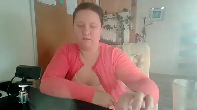 Snapshot of ReifeVenna chatting on December 31, 2024, 12:46 pm ReifeVenna online show from December 31, 2024, 12:46 pm