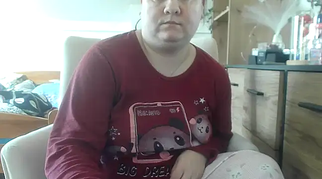 Snapshot of ReifeVenna chatting on February 17, 2025, 9:03 am ReifeVenna online show from February 17, 2025, 9:03 am