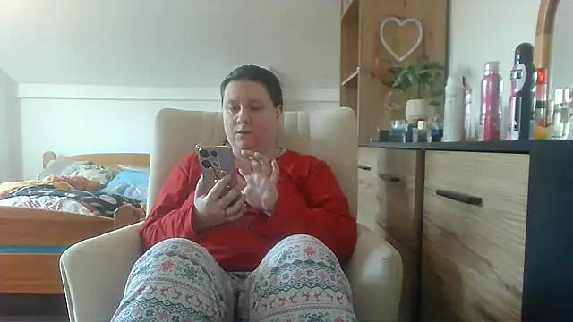 Snapshot of ReifeVenna chatting on March 18, 2025, 9:42 am ReifeVenna online show from March 18, 2025, 9:42 am