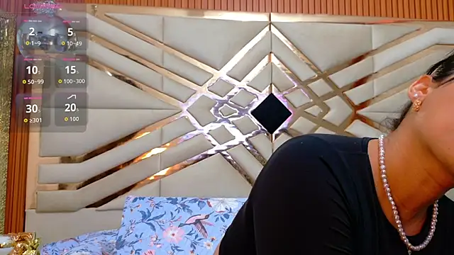 Sluttyandmature online show from March 13, 2026, 12:12 pm