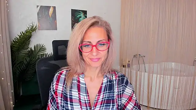 MuseOfStage online show from September 23, 2025, 11:35 am