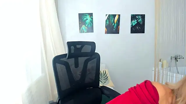 Snapshot of MuseOfStage chatting on March 8, 2026, 12:31 pm MuseOfStage online show from March 8, 2026, 12:31 pm