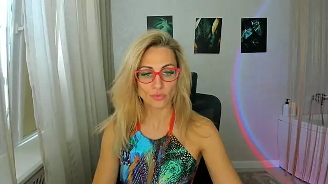 Snapshot of MuseOfStage chatting on March 11, 2026, 11:27 am MuseOfStage online show from March 11, 2026, 11:27 am