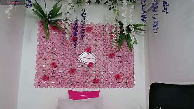 Snapshot of BLONDE_SEXYHOT chatting on February 3, 2025, 11:05 pm BLONDE SEXYHOT online show from February 3, 2025, 11:05 pm