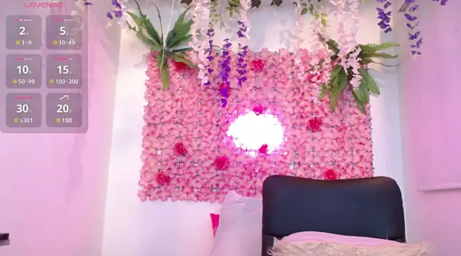 Snapshot of BLONDE_SEXYHOT chatting on February 13, 2025, 8:45 pm BLONDE SEXYHOT online show from February 13, 2025, 8:45 pm