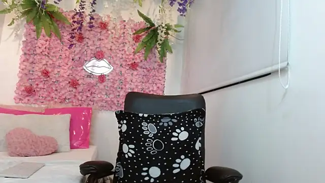 Snapshot of BLONDE_SEXYHOT chatting on October 4, 2025, 6:22 am BLONDE SEXYHOT online show from October 4, 2025, 6:22 am