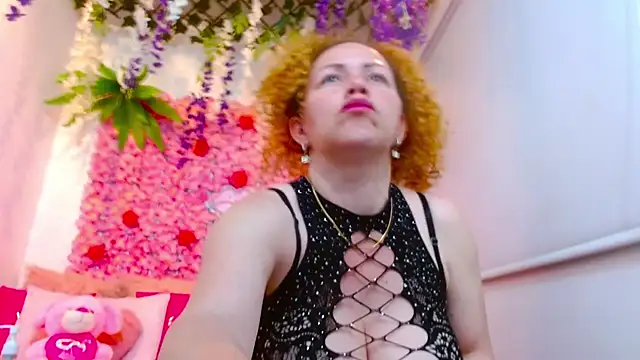 Snapshot of BLONDE_SEXYHOT chatting on October 15, 2025, 4:34 am BLONDE SEXYHOT online show from October 15, 2025, 4:34 am