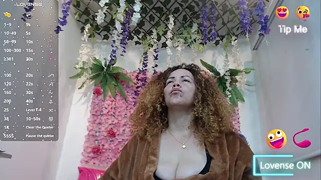 Snapshot of BLONDE_SEXYHOT chatting on January 10, 2026, 10:06 am BLONDE SEXYHOT online show from January 10, 2026, 10:06 am