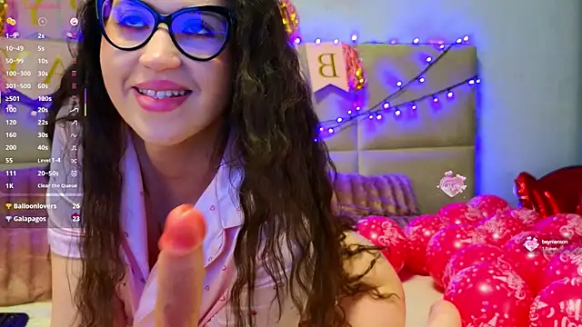 Snapshot of SweetScribe chatting on March 10, 2025, 10:15 am SweetScribe online show from March 10, 2025, 10:15 am