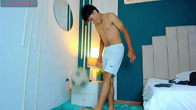 Snapshot of Austin_Cardieff chatting on January 8, 2025, 10:27 pm Austin Cardieff online show from January 8, 2025, 10:27 pm