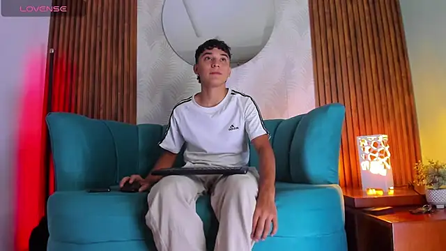 Snapshot of Austin_Cardieff chatting on January 29, 2025, 11:35 pm Austin Cardieff online show from January 29, 2025, 11:35 pm