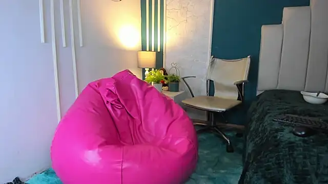 Snapshot of Austin_Cardieff chatting on February 6, 2025, 11:15 pm Austin Cardieff online show from February 6, 2025, 11:15 pm