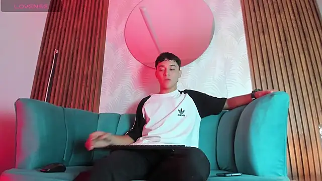 Snapshot of Austin_Cardieff chatting on February 15, 2025, 12:11 pm Austin Cardieff online show from February 15, 2025, 12:11 pm