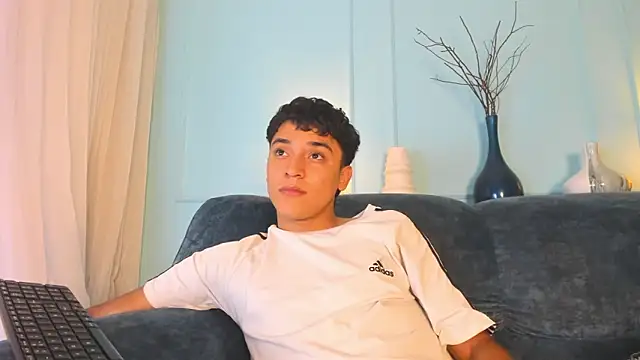 Snapshot of Austin_Cardieff chatting on February 23, 2025, 9:00 am Austin Cardieff online show from February 23, 2025, 9:00 am