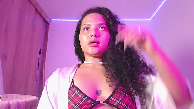 Snapshot of abril_ricci chatting on October 20, 2025, 3:29 am abril ricci online show from October 20, 2025, 3:29 am