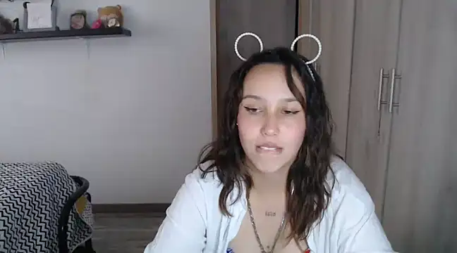 Skarlet Adams28 online show from December 9, 2024, 9:37 pm