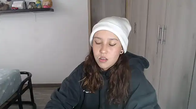 Skarlet Adams28 online show from January 9, 2025, 10:20 pm