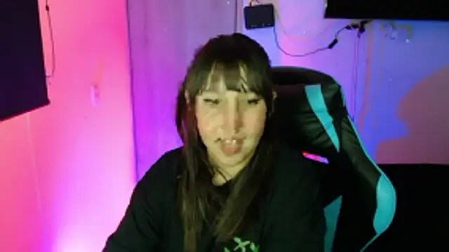 Skarlet Adams28 online show from April 7, 2026, 10:31 pm