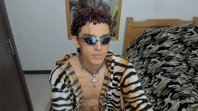 skinnypipe online show from October 20, 2025, 11:43 am