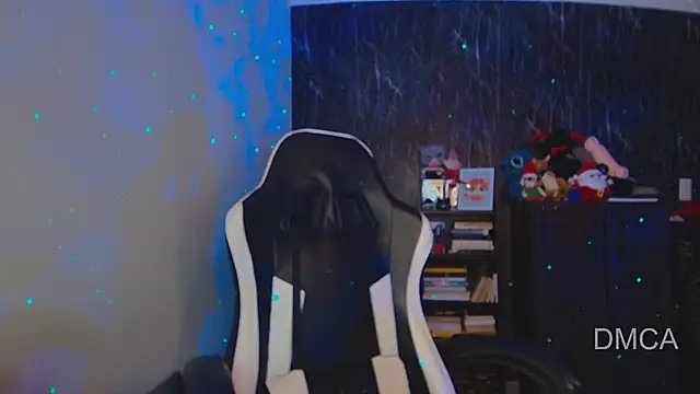 Snapshot of Drea_Foox chatting on December 19, 2024, 2:56 am Drea Foox online show from December 19, 2024, 2:56 am