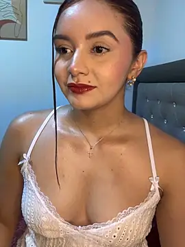 Melanyprada online show from May 12, 2026, 5:26 am