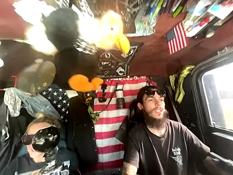 Snapshot of XMeF10 chatting on January 8, 2026, 4:53 pm XMeF10 online show from January 8, 2026, 4:53 pm