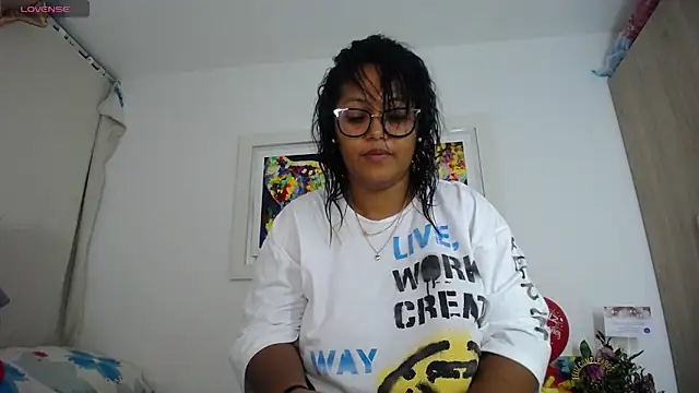 Snapshot of miajoseph_ chatting on February 17, 2025, 7:04 am miajoseph online show from February 17, 2025, 7:04 am