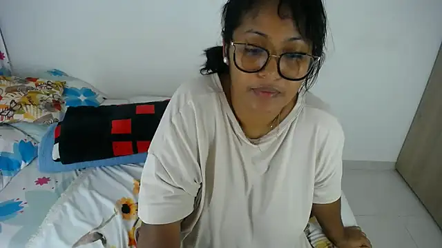 Snapshot of miajoseph_ chatting on October 3, 2025, 4:20 am miajoseph online show from October 3, 2025, 4:20 am