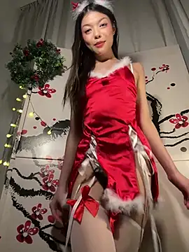 Snapshot of DesiredHoney chatting on December 22, 2024, 6:48 pm DesiredHoney online show from December 22, 2024, 6:48 pm