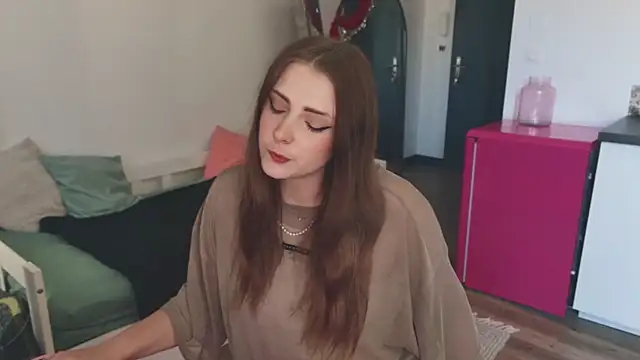 ce leste   online show from October 17, 2025, 1:35 pm