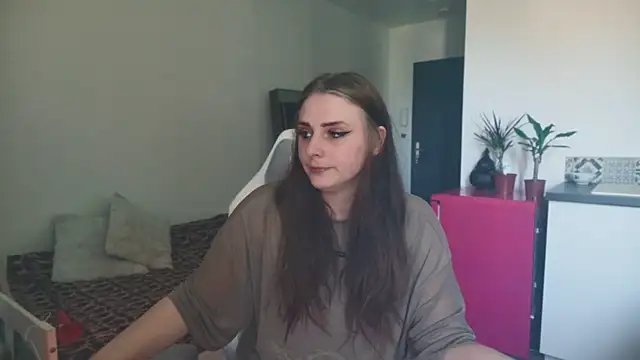 ce leste   online show from April 17, 2026, 11:57 am