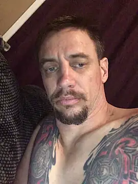 Snapshot of Highfrog1 chatting on May 11, 2026, 5:24 am Highfrog1 online show from May 11, 2026, 5:24 am