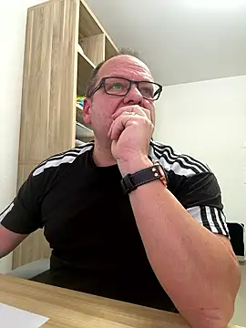 coupleLatinaLovers online show from January 12, 2026, 8:19 am