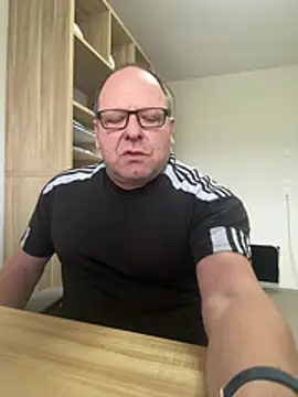 coupleLatinaLovers online show from February 20, 2026, 11:00 am