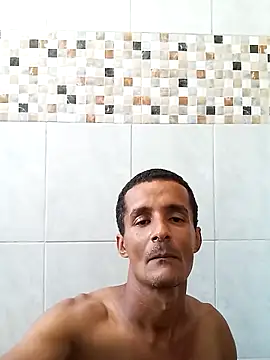 morenogato100 online show from May 5, 2026, 3:31 pm