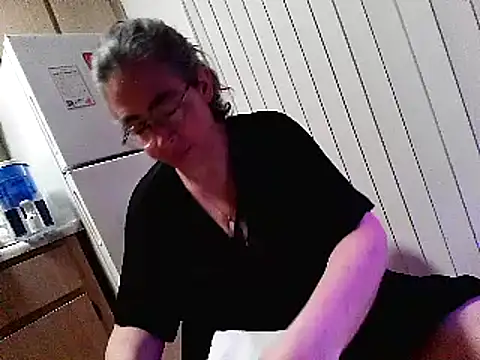 Snapshot of GraceHenderson chatting on March 14, 2025, 7:34 pm GraceHenderson online show from March 14, 2025, 7:34 pm