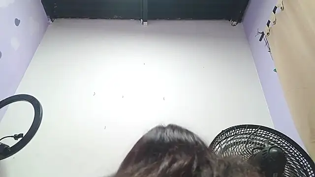 PetiteIvoryQueen19 online show from January 19, 2025, 8:29 am