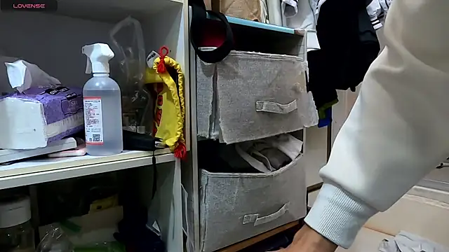 Snapshot of frnk30151 chatting on December 13, 2024, 2:38 pm frnk30151 online show from December 13, 2024, 2:38 pm