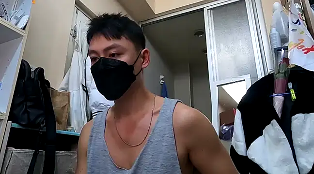 Snapshot of frnk30151 chatting on December 17, 2024, 2:11 pm frnk30151 online show from December 17, 2024, 2:11 pm