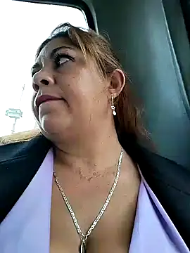Laura-Hernandez online show from December 4, 2024, 5:33 pm