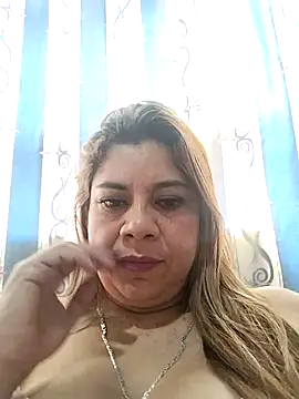Laura-Hernandez online show from September 21, 2025, 2:40 pm
