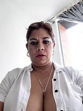 Laura-Hernandez online show from May 30, 2026, 7:55 pm
