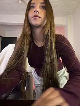 Snapshot of aly_golden_ chatting on December 15, 2025, 9:13 am aly golden online show from December 15, 2025, 9:13 am