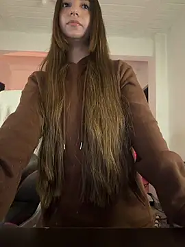 Snapshot of aly_golden_ chatting on February 4, 2026, 7:58 am aly golden online show from February 4, 2026, 7:58 am